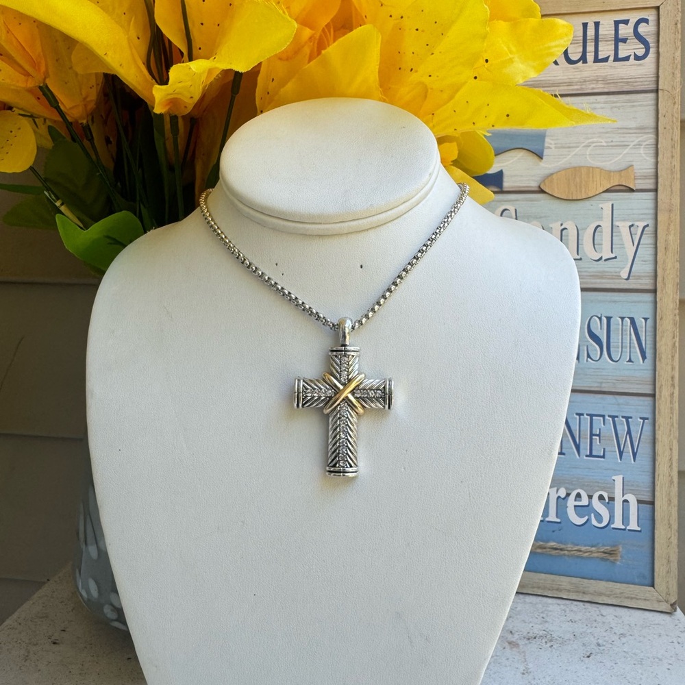 COPY - STAINLESS STEEL CROSS NECKLACE - Picture 2 of 7